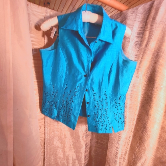 Silkland Button Front Shell - Picture 16 of 16